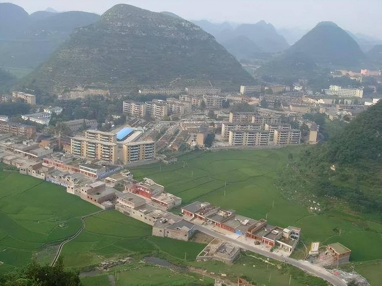 安顺三线厂旧址,以前高新技术企业把守森严,现在搬到了度假胜地_云马