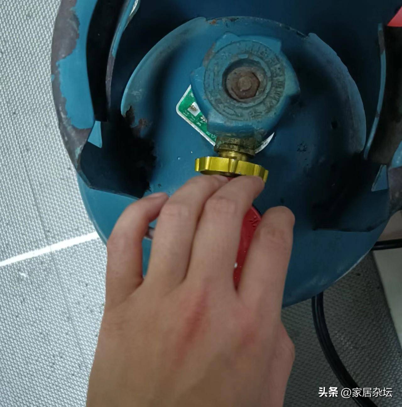 用完煤气,先关气还是先关火?