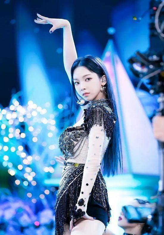 aespa成员身材,柳智敏是"人间ai",18岁的宁宁是"辣妹"风格_winter