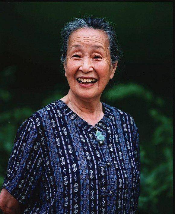 演了一辈子小人物的悲欢离合,却依旧笑对人生坎坷_黄素影_生活_儿子