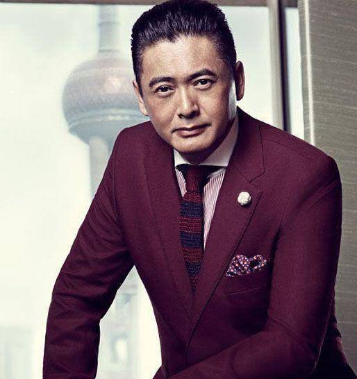 63岁的发哥,不说一句话单凭好身材就上热搜了,网友:还有谁!