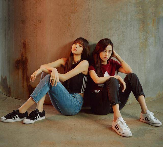 blackpink成员adidas画报,青春运动风,浪漫少女心简直被美哭了_风格