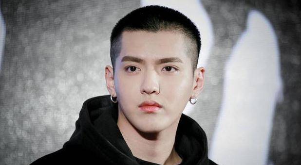 娱乐圈三大流量艺人,德不配位先后翻车,最后一位只红了四个月_吴亦凡