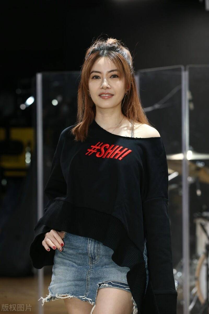 徐怀钰舞台划水被说上热搜,暴露了她事业的致命伤_因为_时候_贾静雯