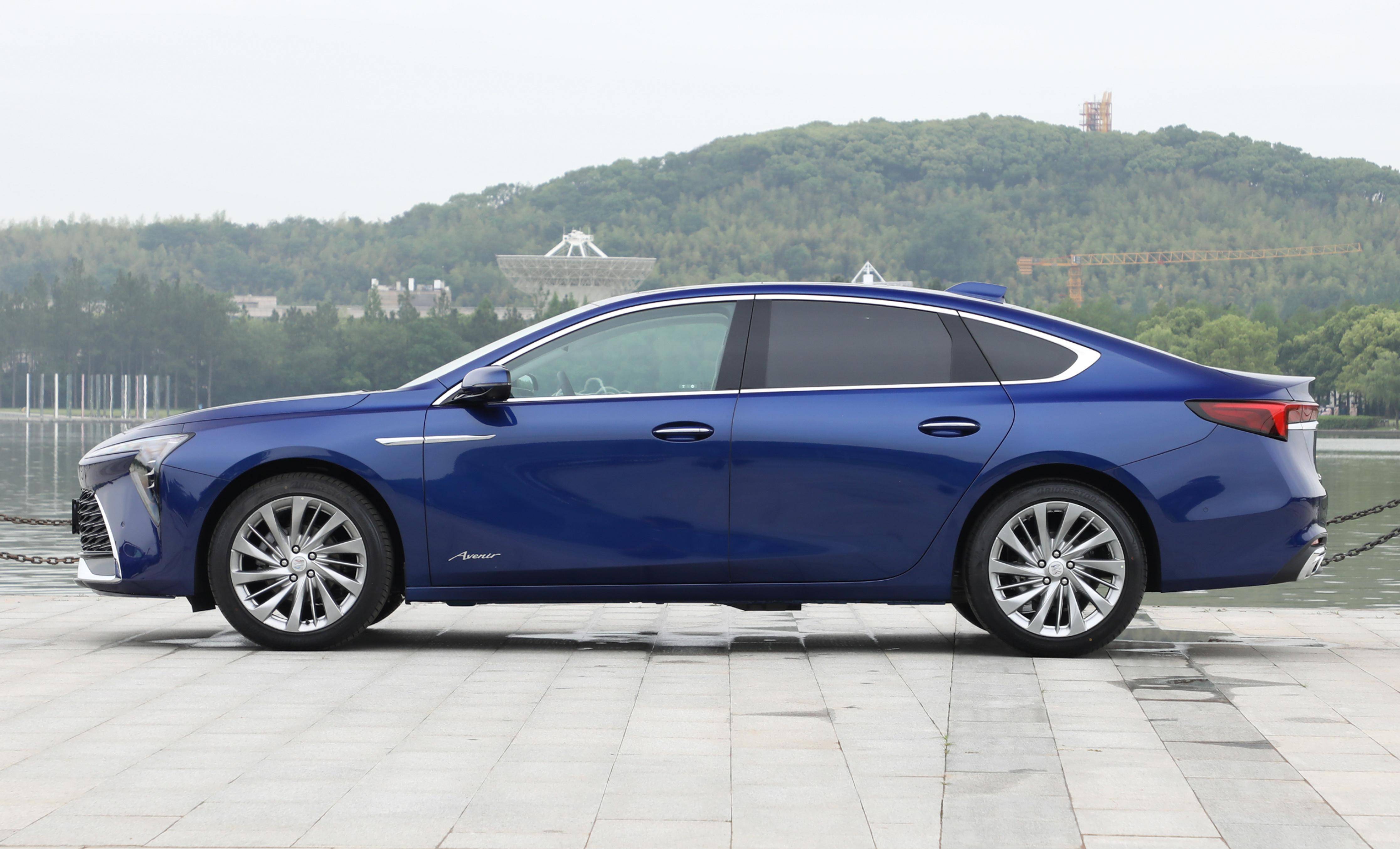 尺寸大一圈,同样不到18万起售,新君越比天籁,凯美瑞有诚意_搜狐汽车