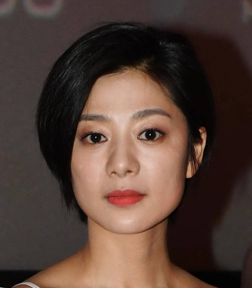 "鬼后"王真儿出演电影《水怪2》:姐站在那就能吓退妖魔鬼怪