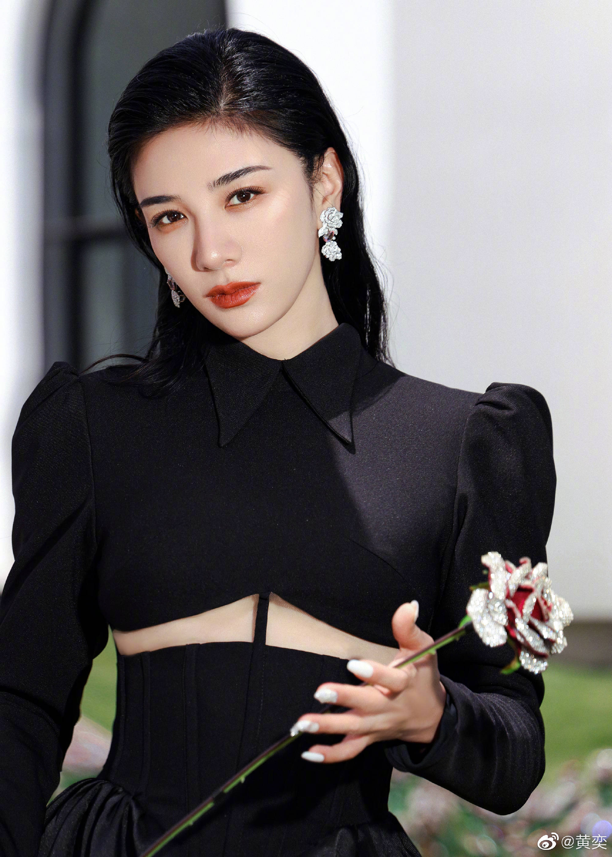 女星黄奕惹争议!