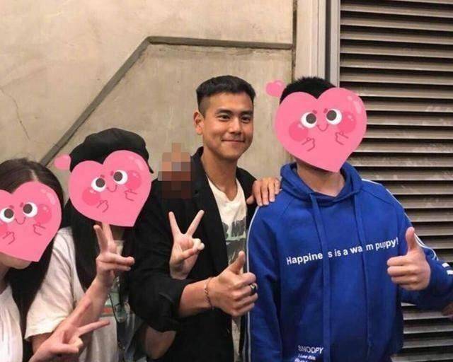 彭于晏公开恋情?这是又要失去一位老公的节奏?_照片_女子_网友