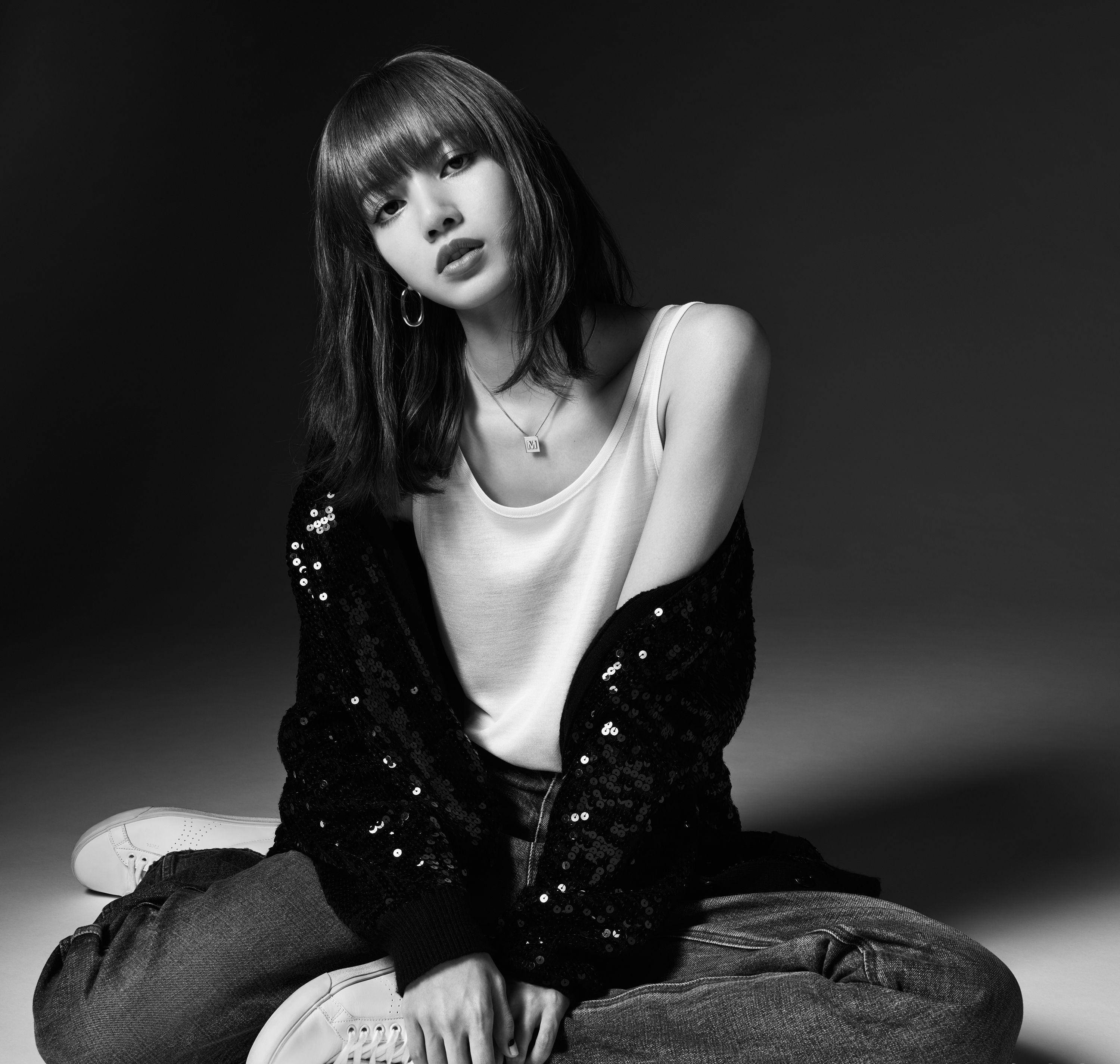 i,bobby合作拍摄休闲服饰品牌的秋春季概念视频,并签约成为专属模特.