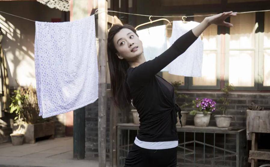 38岁的徐梵溪,从《奋斗》到《小爸爸》,出道16年戏红人不红_徐佳宁