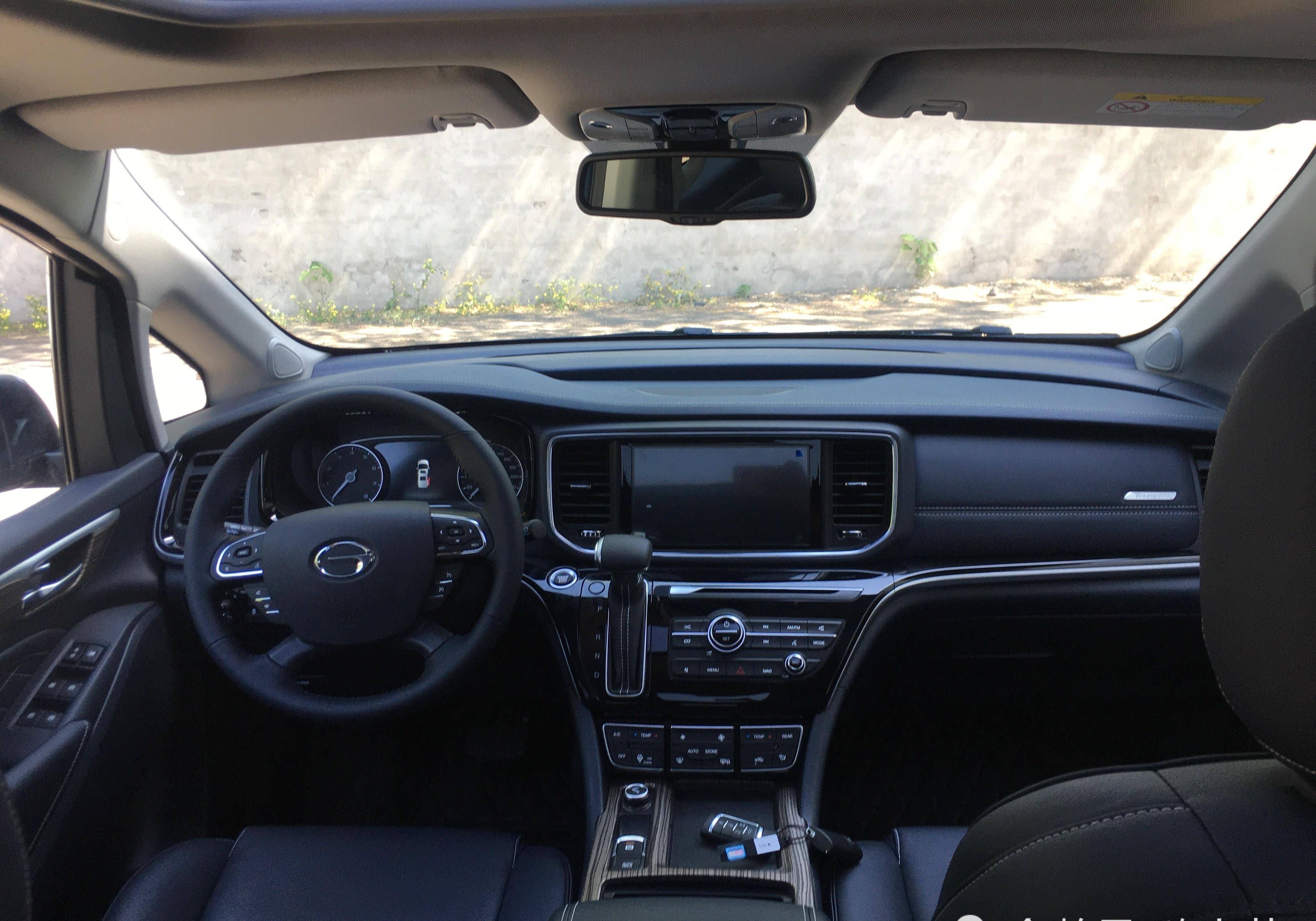 国产mpv进入看脸时代,传祺"gm8"大师版上市,颜值远胜埃尔法!