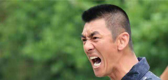 任天野健身到了"疯狂"的地步,每天的腹肌训练动作,都是1000个起步