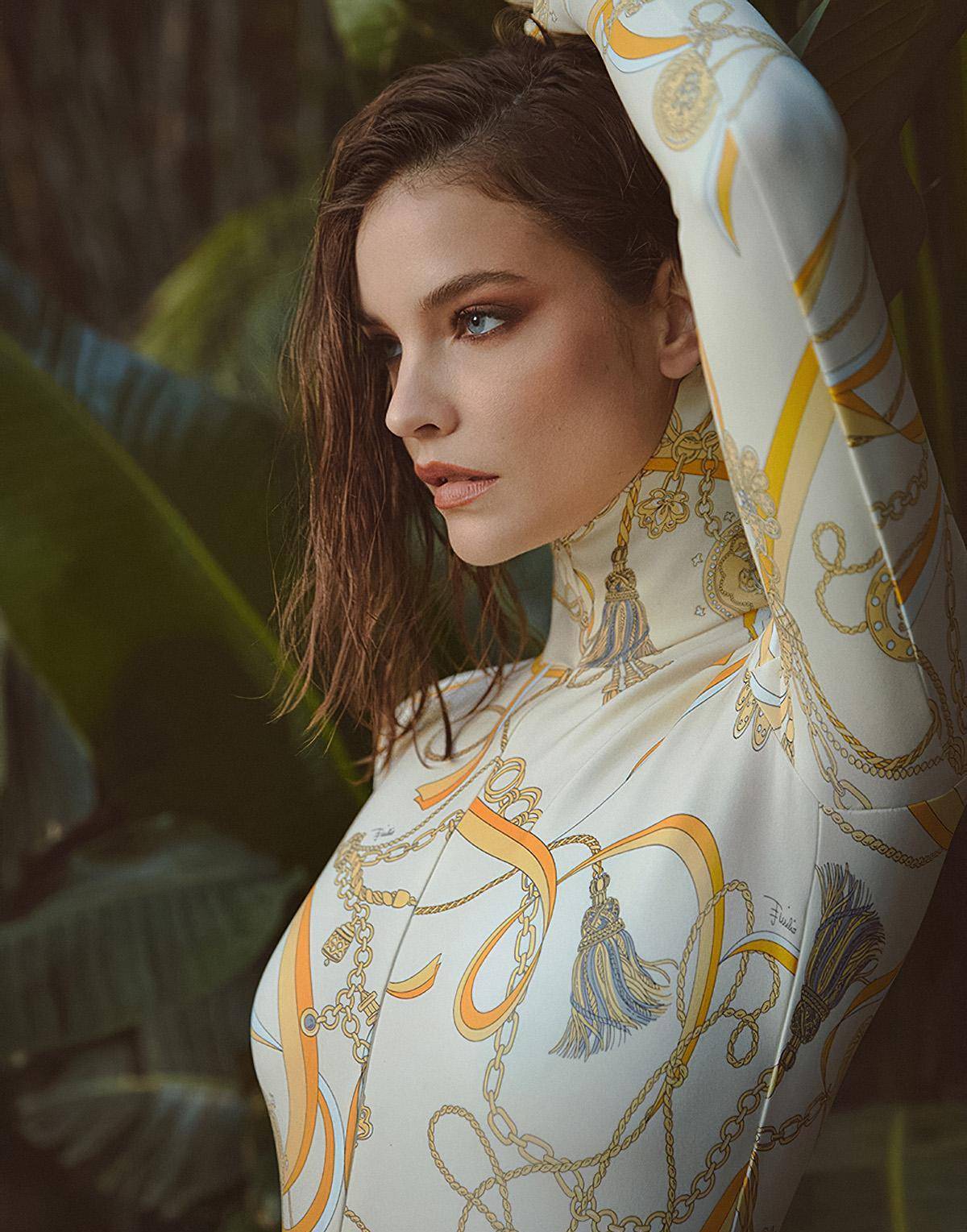 超模芭芭拉·帕尔文(barbarapalvin)为时尚杂志_封面_dior_故事
