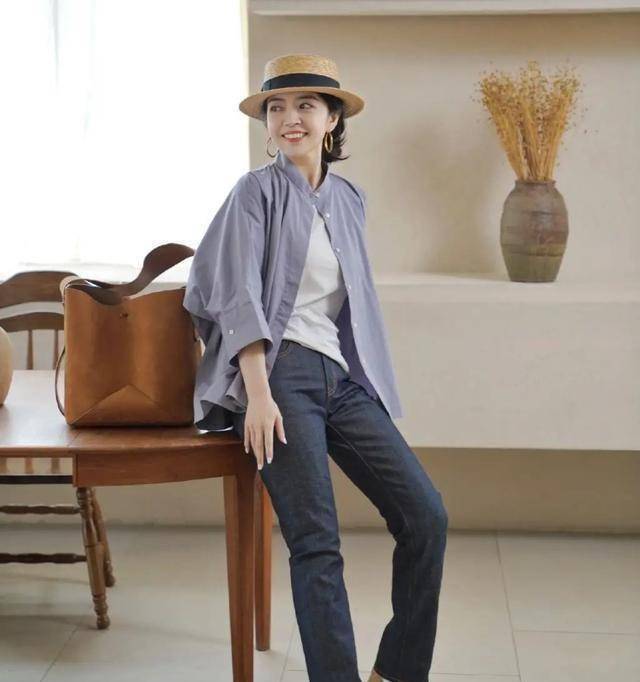 别总穿"卫衣 牛仔裤"了,瞧博主三木新搭配,实用优雅显贵气.