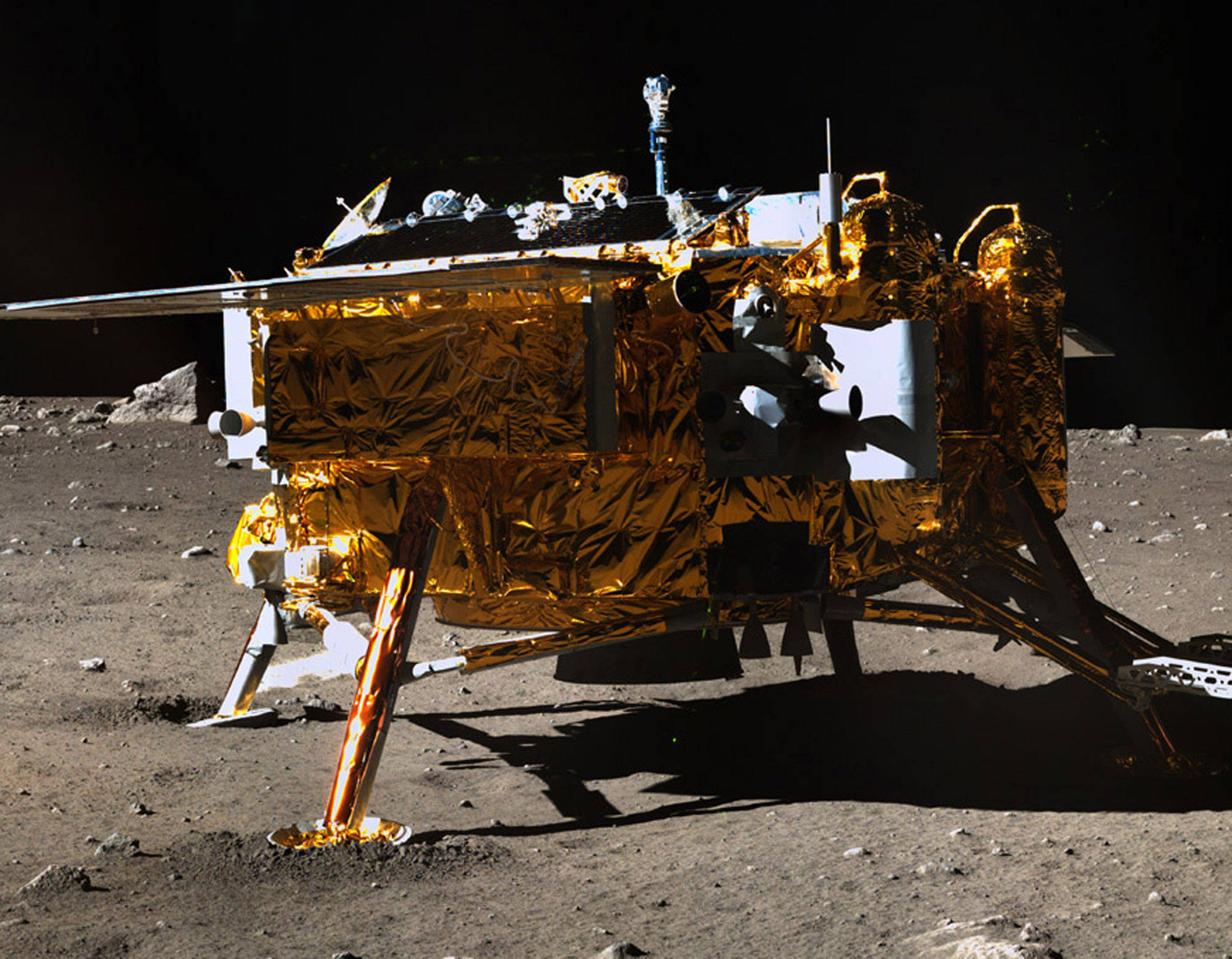 日本探测器粉碎性撞月,时速超500公里,原因查明,被美国坑惨?