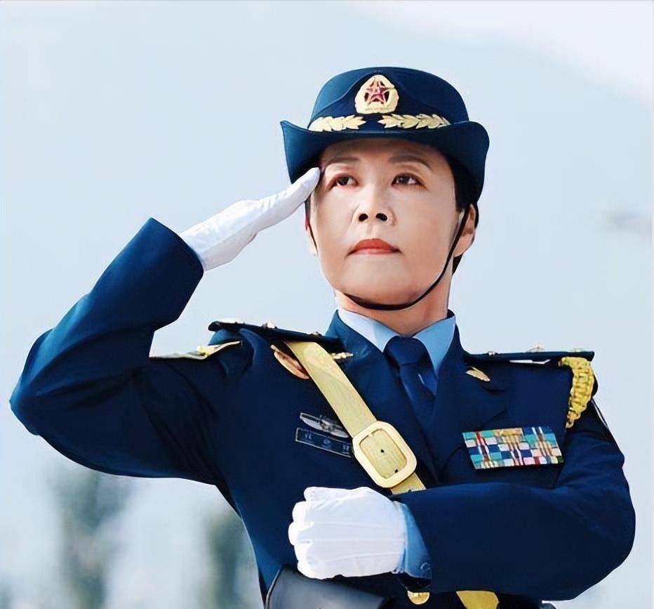 程晓健:成年就入伍,46岁升空军女师长,授少将,现任职东部战区_任务