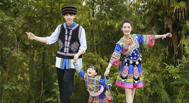 本以为和邓伦最配的是李沁,没想到他俩更是配一脸_马思纯_孙怡_网友