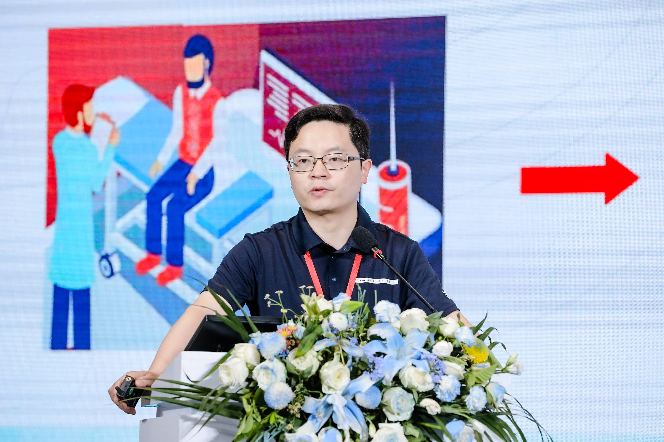 都正要闻丨李晓晖出席2023肿瘤精准医学高峰论坛并作