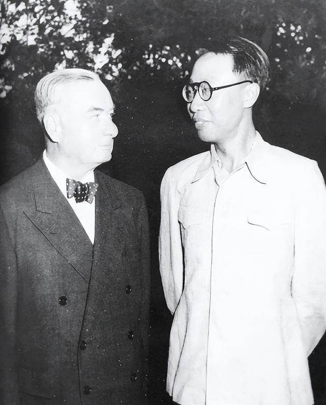 1945年溥仪被苏联俘虏,关押了5年,真实的生活是怎样的?