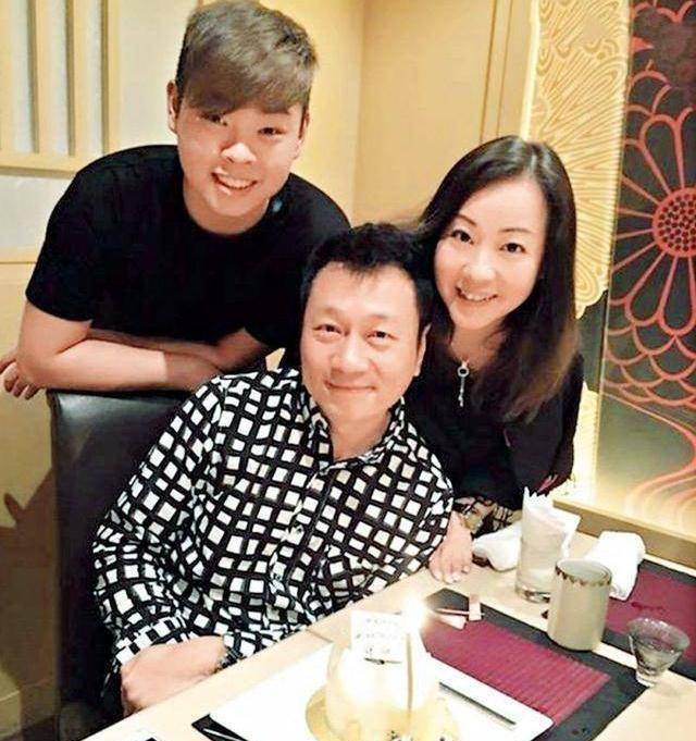 出门必带老婆的黎耀祥,为新戏两个月瘦20斤,肌肉线条明显_宣传_社交