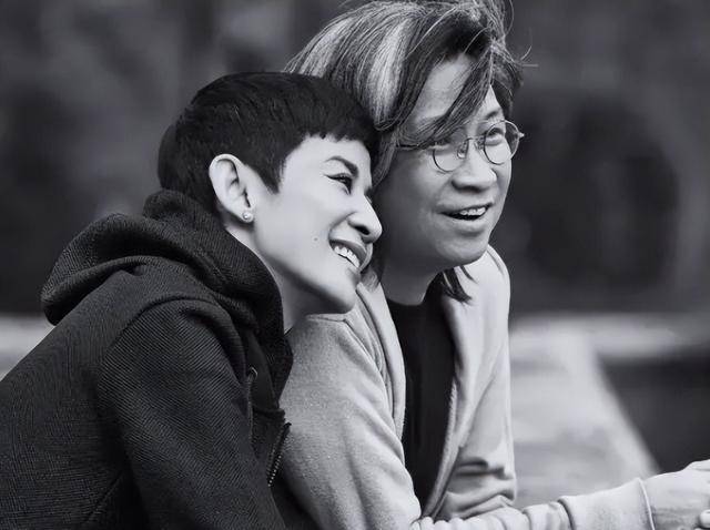 吴君如:和大导演陈可辛同居19年,41岁的高龄产女,至今没有领证_什么