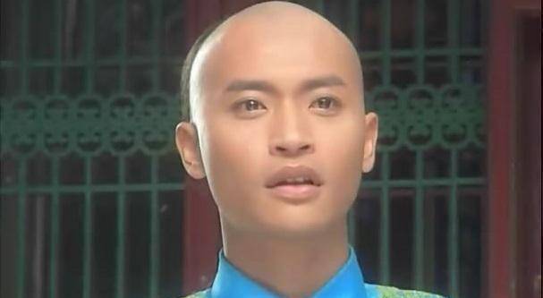 陈志朋回应另类造型,谈到家人:家庭幸福美满,父母从未吵过架_生活