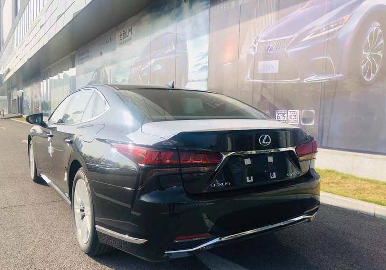 2021款雷克萨斯ls500h到店,豪华感不输7系,v6混动_搜狐汽车_搜狐网