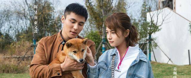 邢克瑶和邵宇寒的"怀旧"组合刑克瑶(张瑶饰)一出场就给人霸气侧漏的