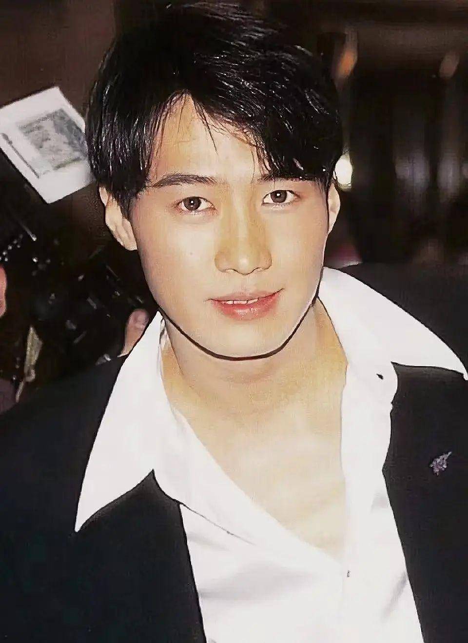 也引起了很多支持郭富城粉丝的不满,因为在他们眼中,黎明这句话的意思