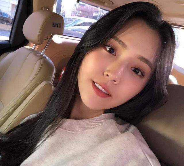 甜美容颜清纯风,网友心目中的女友系正妹_金芝恩_闵智恩_发型