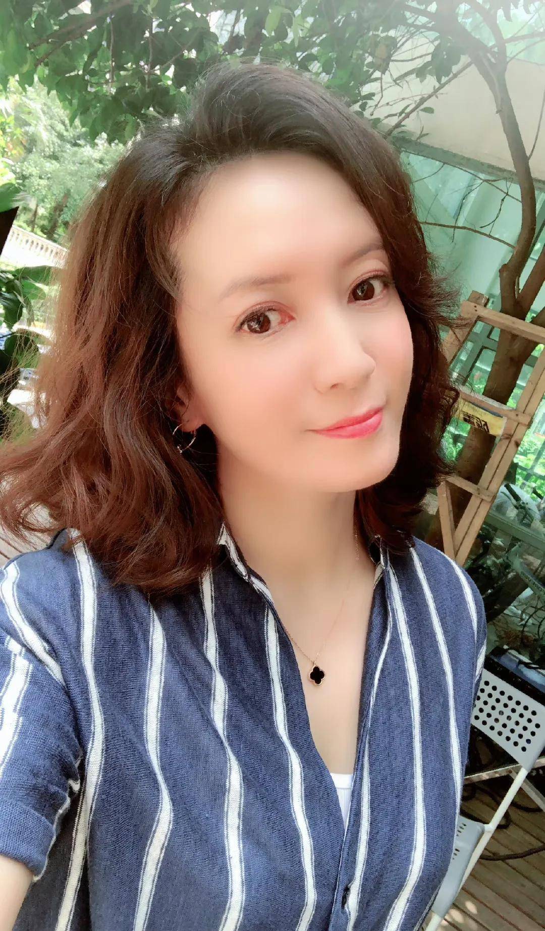 演员胡小庭:母亲瘫痪,父亲截肢,因太悲伤女儿提前一个月出生_北京