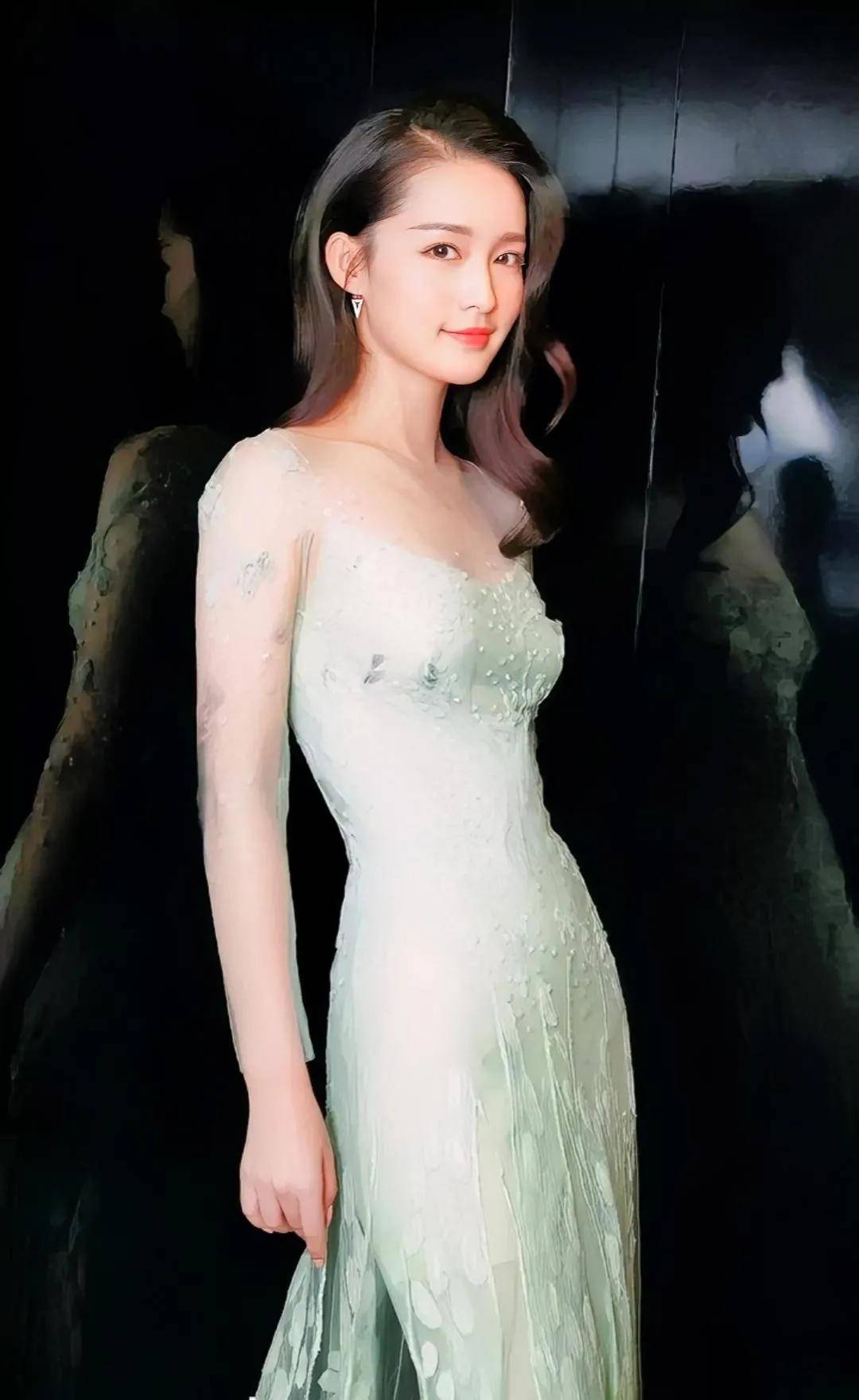 李沁,1997年8月29日出生于湖南省长沙市,中国内地女演员,毕业于中央