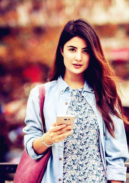 国宝级尼泊尔美女,魔鬼身材超模气质,出街也不落俗套,美不胜收_时尚