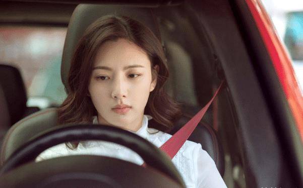 参演过《大秦赋》的陈米麒,模特出道演技出色,穿搭