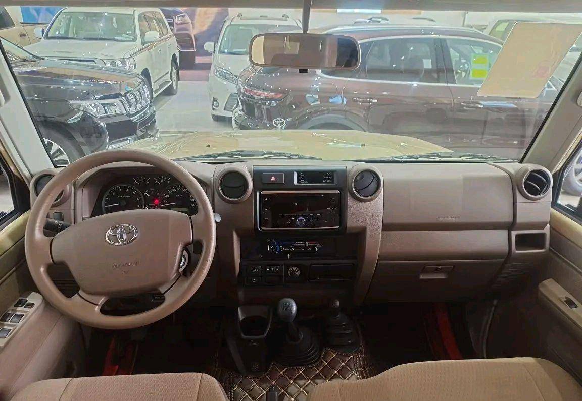 还得是丰田!新款"lc50"海外实拍,比悍马还霸气,配4.