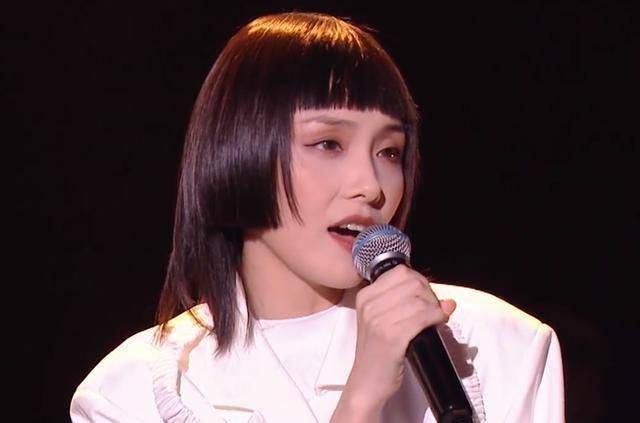 单依纯强势击败马璐,李宇春要为此负责吗?