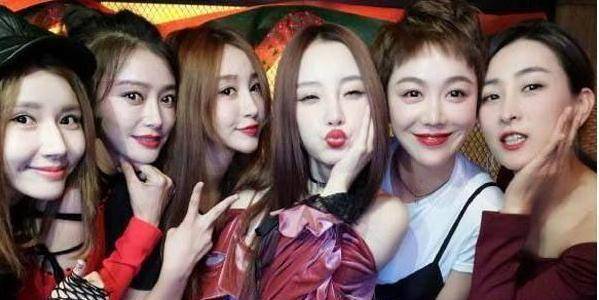 曾经1000万换爱情,为男友拍电影用尽毕生积蓄_秦岚_泰迪_甘薇