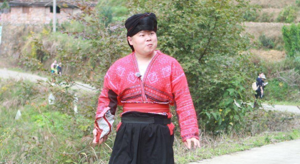 德云社岳云鹏要演杨过,定妆照笑喷网友,估计小龙女连夜逃走了_岳岳称