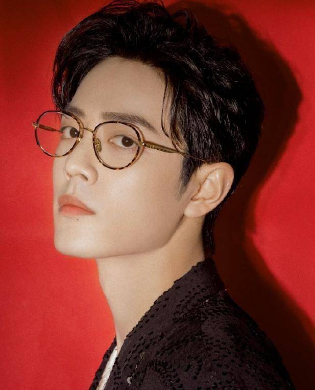 戴眼镜的肖战谁能顶的住,陌森也表示"根本顶不住"_直播_结果_基本