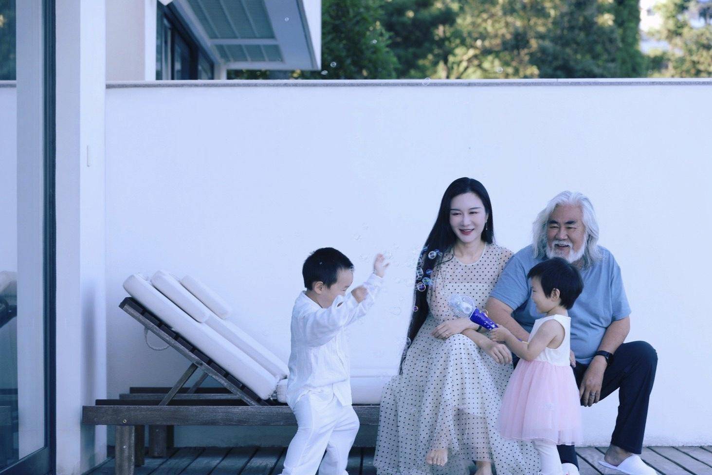 曝老哥娇妻怀三胎,小腹突出孕相明显,知情人士称怀了四个月了_杜星霖