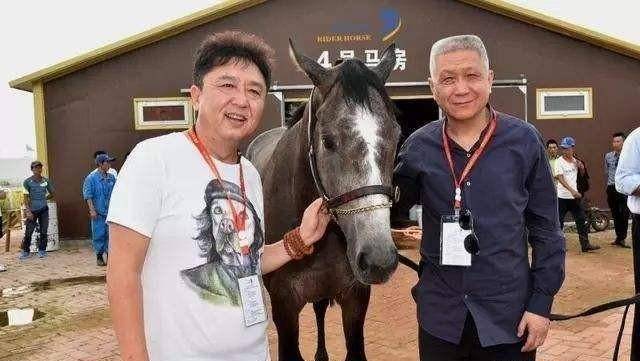 德云社于谦自己烫头不过瘾,要给马未都上门烫头,喻恩泰遭遇调侃