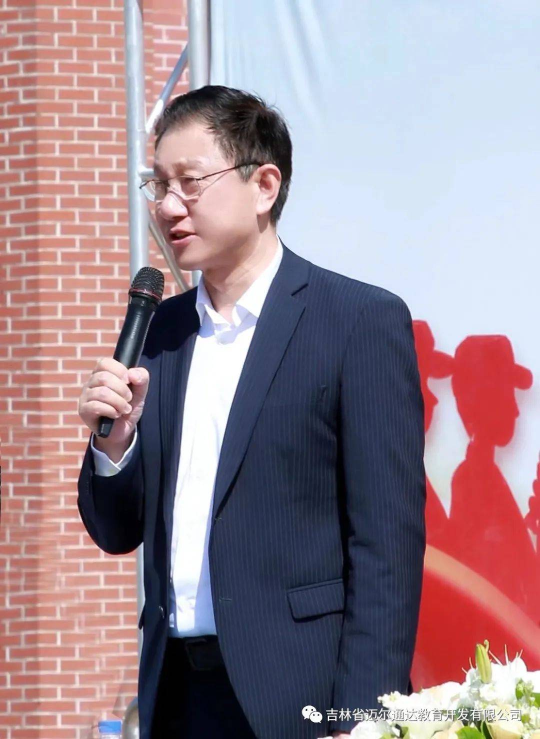 童心向军梦 迷彩耀通达