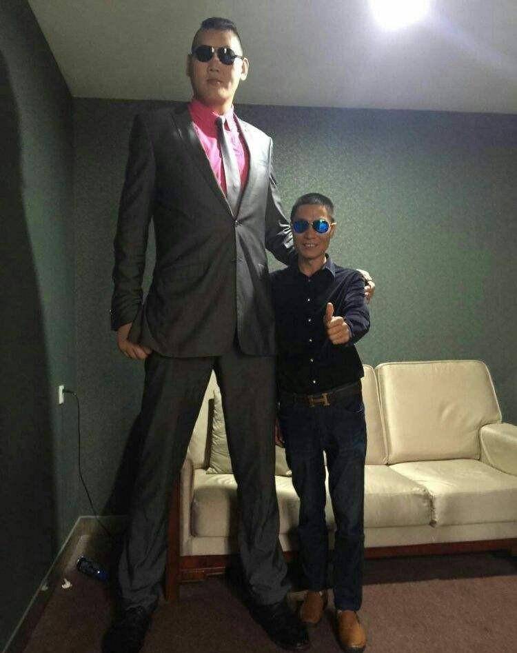 "亚洲巨人"张欢,身高2.