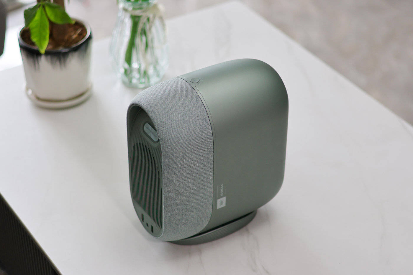 双倍亮度+JBL原装音响,表现到底如何?极米子品牌快乐星球O3投影深度评测