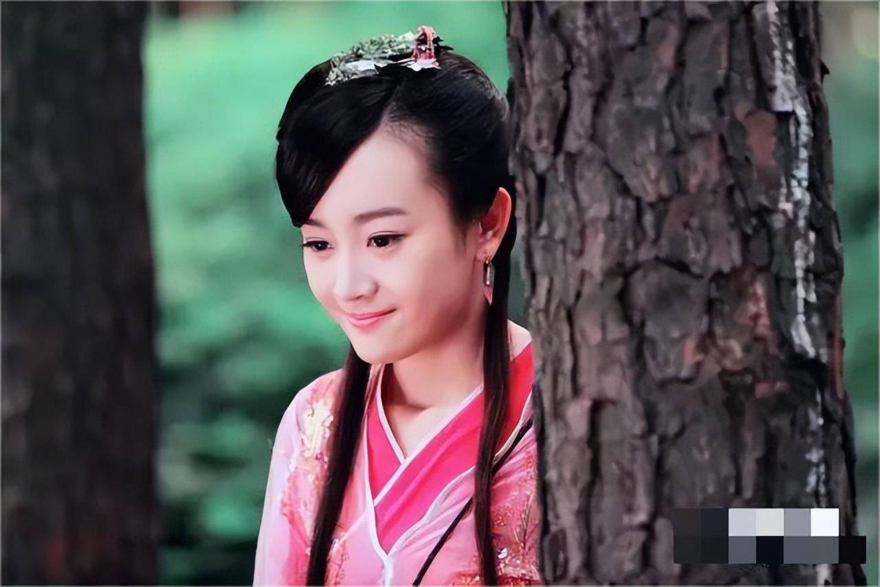 之后和钟汉良搭档出演《天涯明月刀》,这部剧更是让张檬获得了白玉兰
