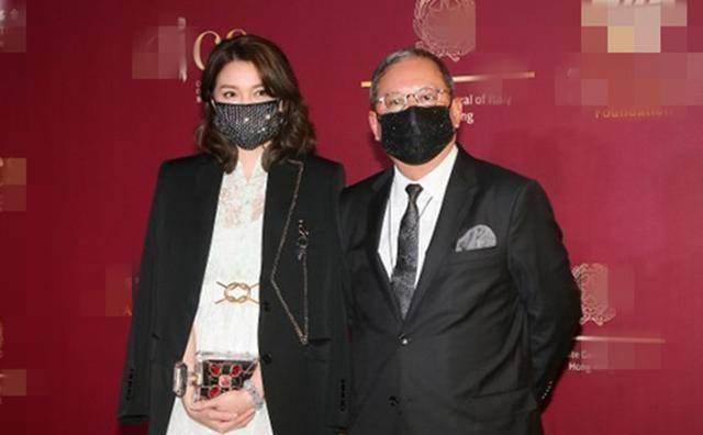 顶级富豪聚会,林建岳携小24岁女友现身,何超琼与俞琤分别进场_林宝贤