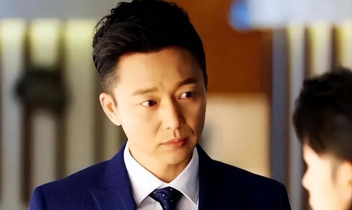 演员刘奕君:带着儿子再婚,中年得女后,与儿子一起将她宠成公主_生活