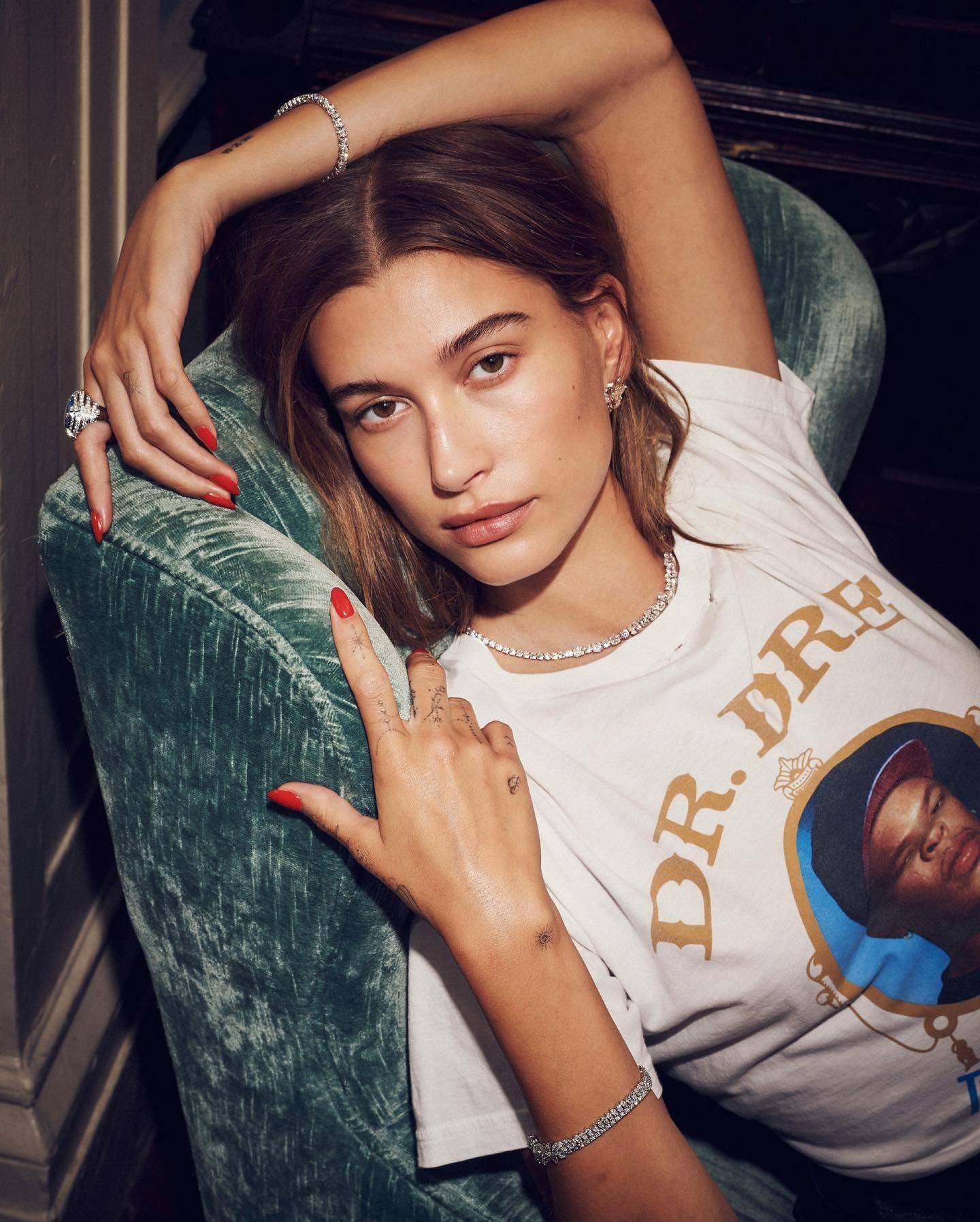 海莉求助赛琳娜,她被赛琳娜粉丝ko!_贾斯丁比伯_baby_满大街