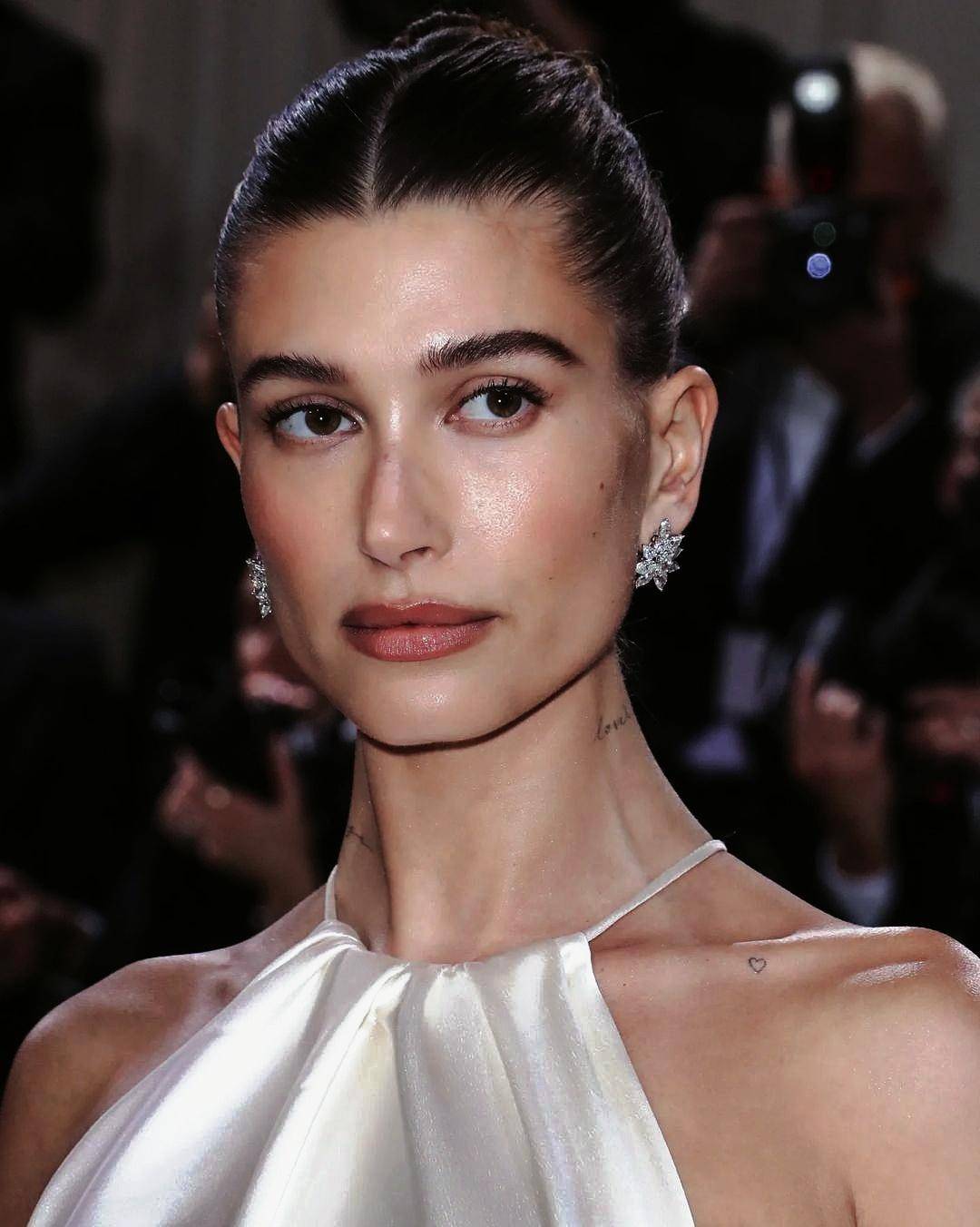 海莉求助赛琳娜,她被赛琳娜粉丝ko!_贾斯丁比伯_baby_满大街