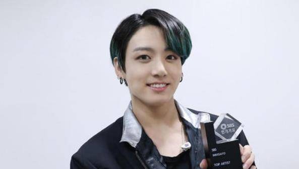 顶流爱豆逛夜店,国外"f4"造成不良影响,网友称:太耐不住寂寞_车银优